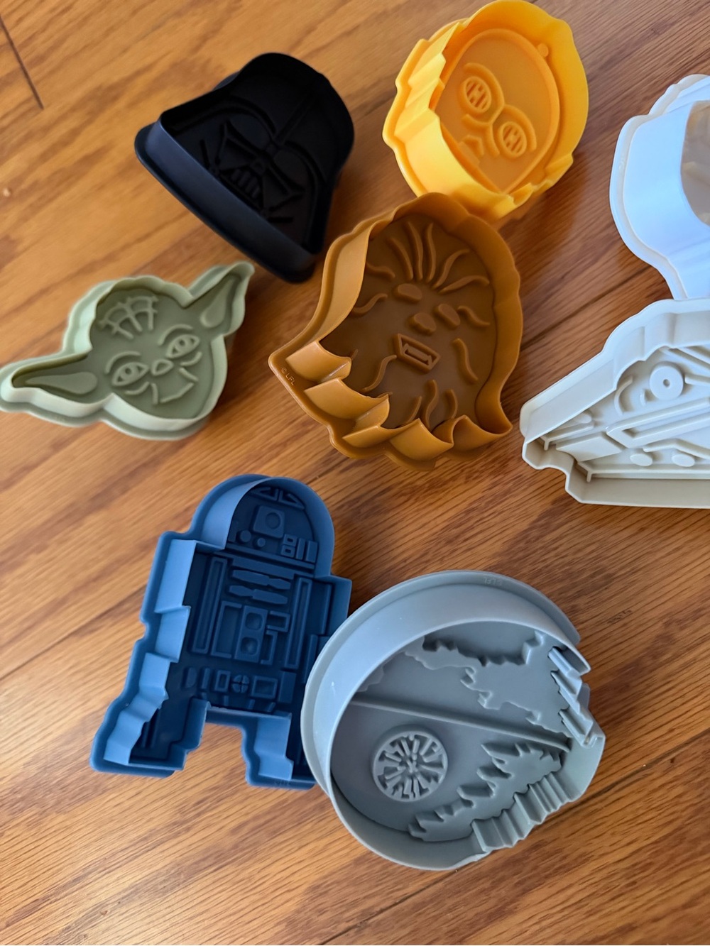 Star Wars Character Cookie Cutters - Set of 8 baking millennial falcon yoda bb8 - Picture 7 of 8